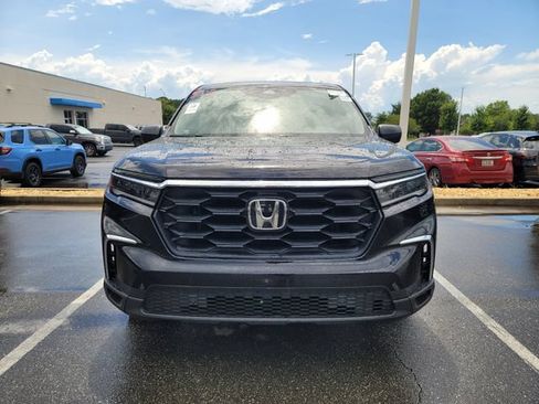 Used 2024 Honda Pilot LX image 2
