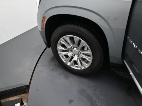 Used 2025 GMC Yukon XL Denali image 8