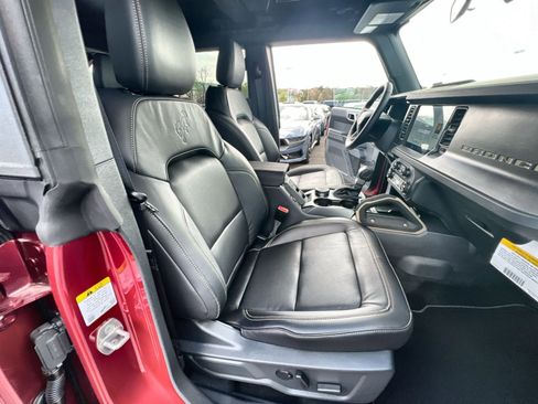 New 2025 Ford Bronco Badlands w/ Sasquatch Package image 26