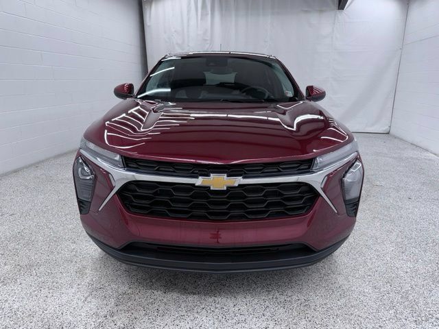 Used 2024 Chevrolet Trax LS w/ LS Convenience Package FWD image 6