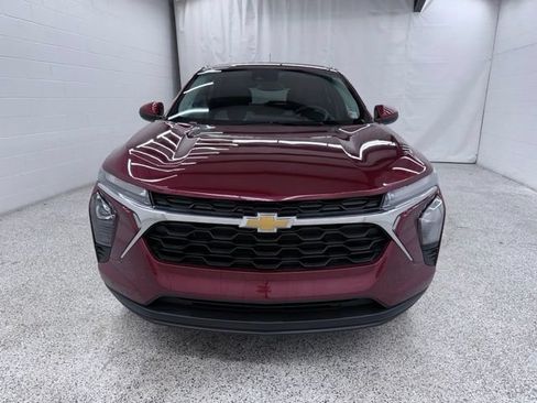 Used 2024 Chevrolet Trax LS w/ LS Convenience Package FWD image 6