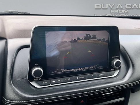 Used 2023 Nissan Rogue S FWD image 20
