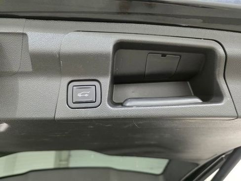 Used 2023 GMC Acadia Denali w/ Trailering Package image 8