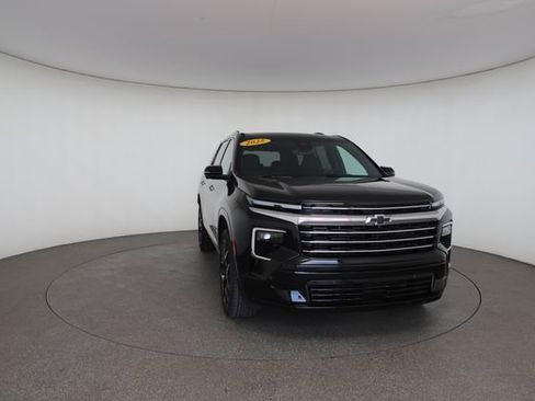 Used 2025 Chevrolet Traverse High Country FWD image 30