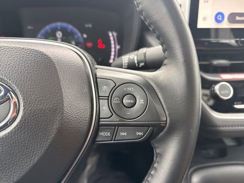 Used 2025 Toyota Corolla SE image 13