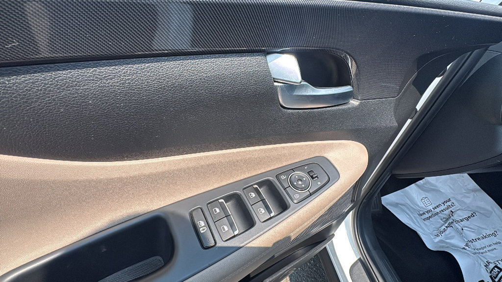 Used 2023 Hyundai Santa Fe SEL AWD/4WD image 11