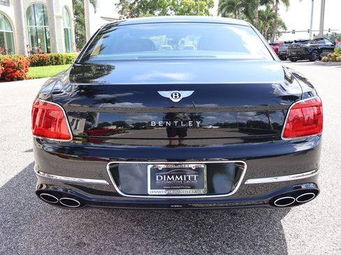 Used 2024 Bentley Flying Spur V8 AWD/4WD image 8