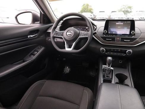 Certified 2025 Nissan Altima 2.5 SV FWD image 21