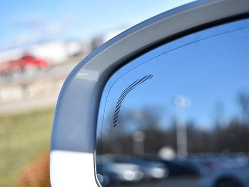 Used 2021 Volvo XC90 T6 Momentum image 10