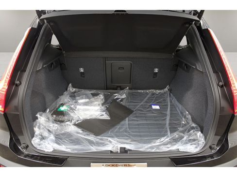New 2026 Volvo XC40 B5 Core w/ Protection Package Premier AWD/4WD image 30