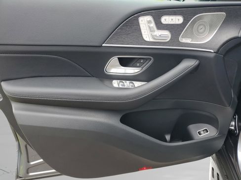 Used 2026 Mercedes-Benz GLS 450 4MATIC image 34