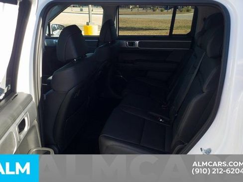 Used 2025 Hyundai Santa Fe Limited image 17