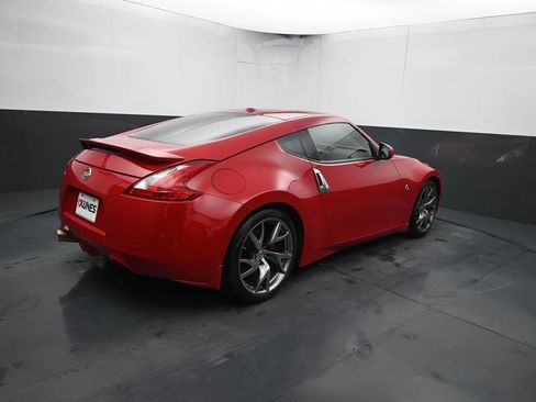 Used 2016 Nissan 370Z Coupe RWD image 12
