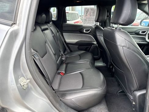 Used 2024 Jeep Compass Latitude AWD/4WD image 10
