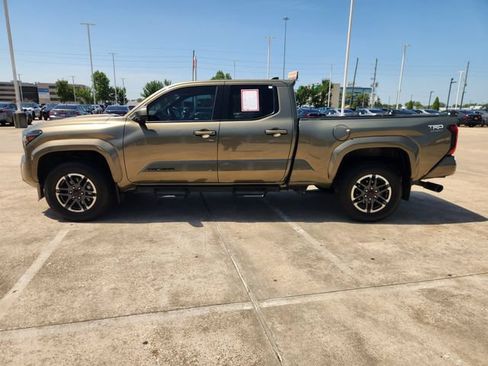 Used 2024 Toyota Tacoma TRD Sport RWD image 4