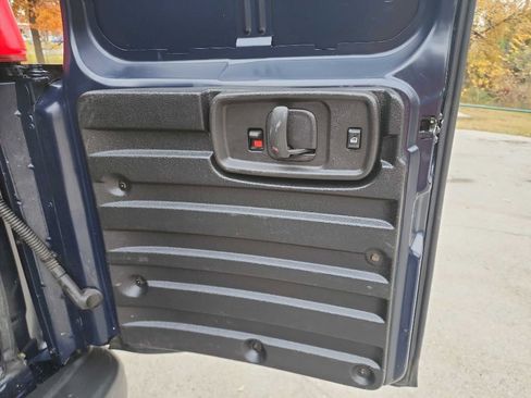 Used 2015 Chevrolet Express 2500 w/ Cold Climate Package image 22