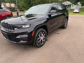 New 2025 Jeep Grand Cherokee Limited image 1