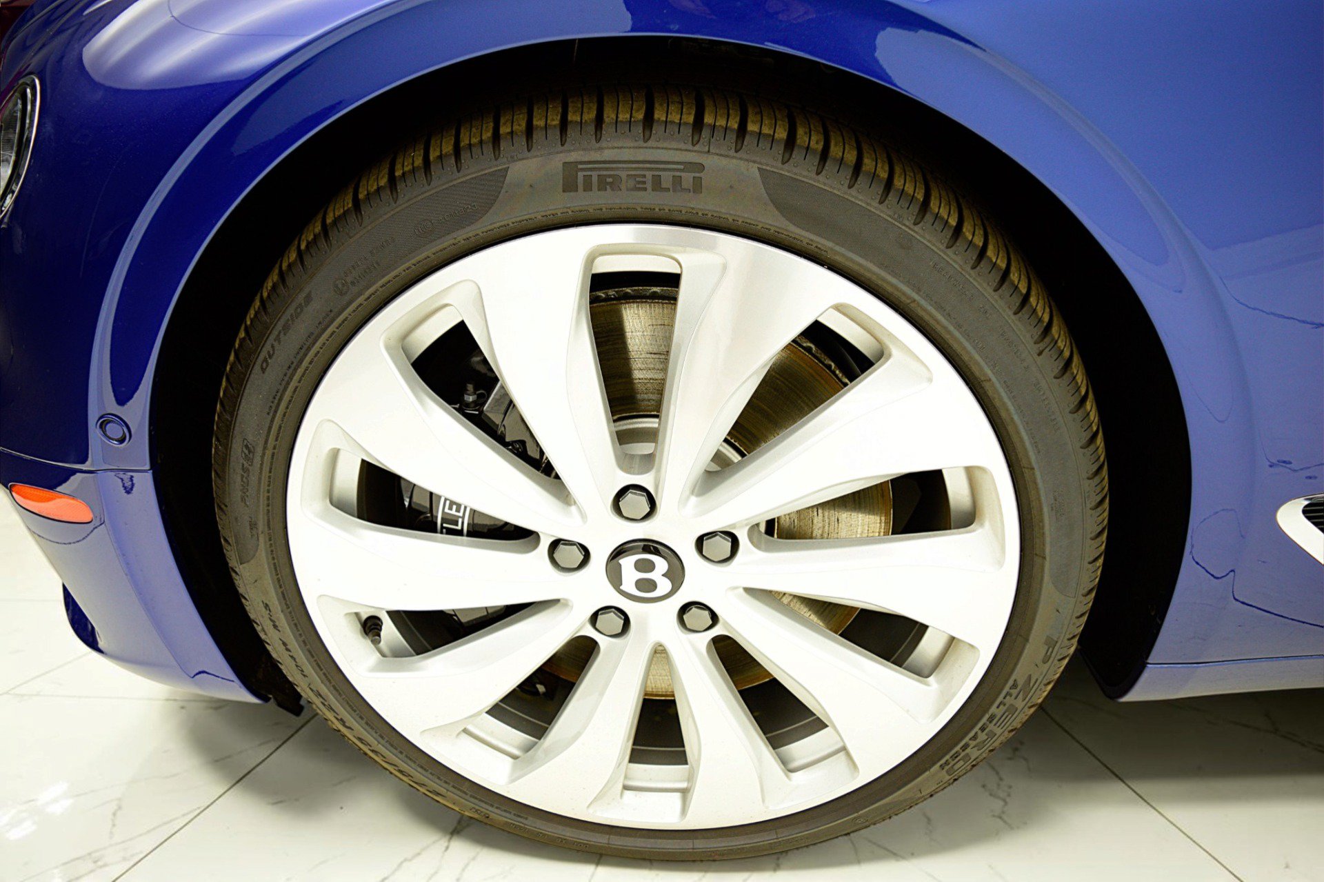 Used 2024 Bentley Continental GT AWD/4WD image 47