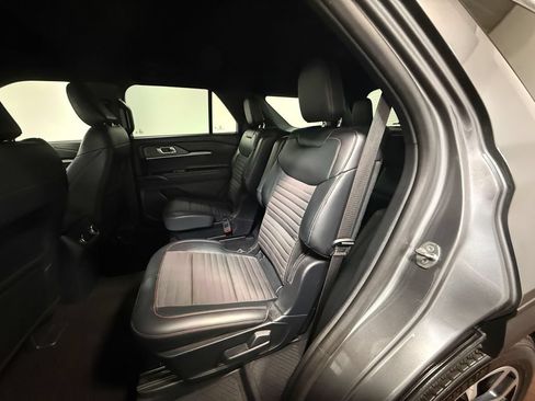 Used 2025 Ford Explorer ST-Line AWD/4WD image 8