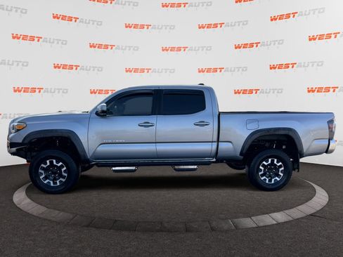Used 2019 Toyota Tacoma TRD Off-Road AWD/4WD image 2