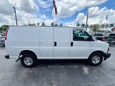 Used 2020 Chevrolet Express 2500 RWD image 9