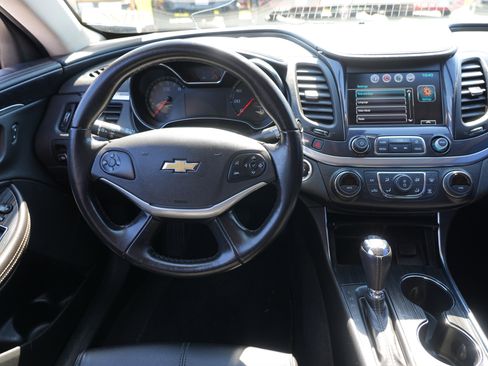 Used 2019 Chevrolet Impala LT FWD image 17