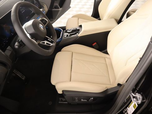 New 2026 BMW X3 xDrive30 w/ Premium Package image 11