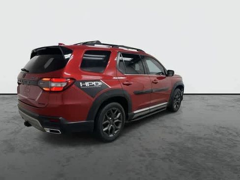 Used 2023 Honda Pilot Elite image 4