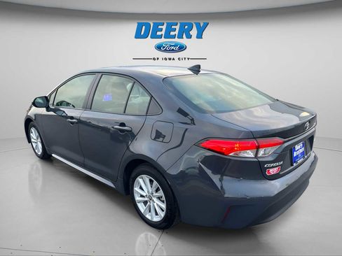 Used 2023 Toyota Corolla LE image 6