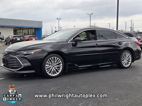 Used 2019 Toyota Avalon Limited image 7