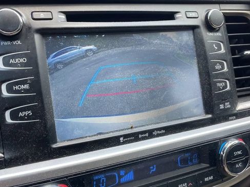 Used 2016 Toyota Highlander XLE AWD/4WD image 30