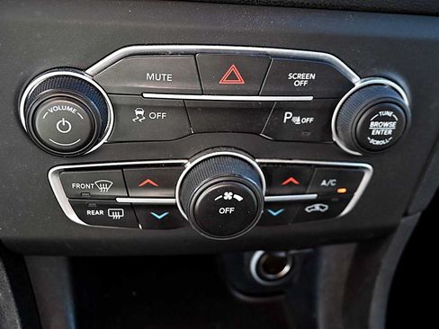 Used 2019 Dodge Charger SXT w/ Plus Group RWD image 21