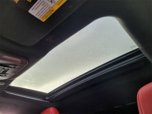 Used 2023 Toyota Highlander L image 18