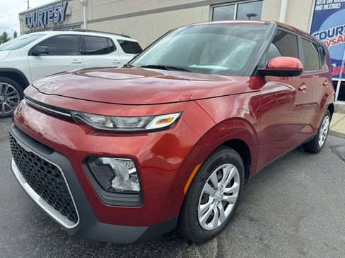 Used 2022 Kia Soul LX FWD image 1