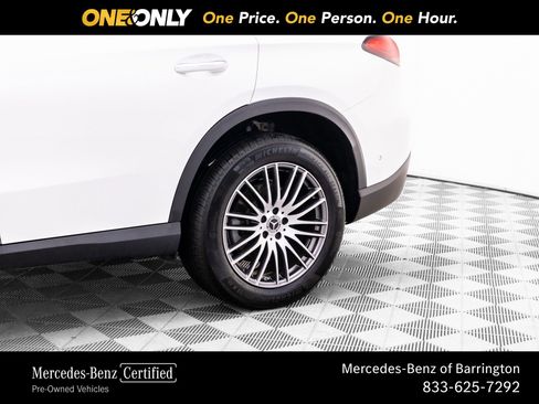 Used 2025 Mercedes-Benz GLC 300 4MATIC image 34