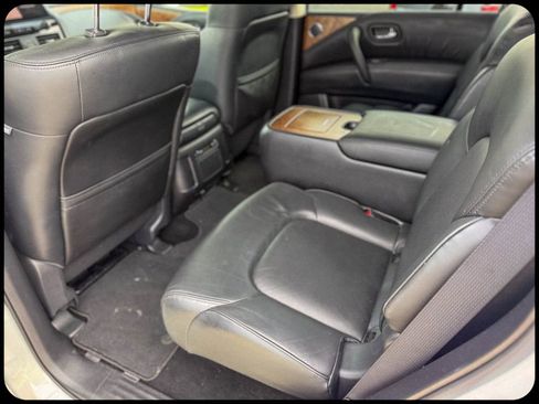Used 2024 Nissan Armada SL w/ Captain's Chairs Package image 30