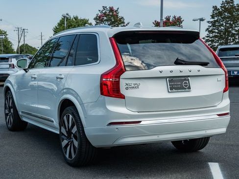 Certified 2023 Volvo XC90 T8 Ultimate AWD/4WD image 5