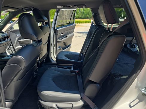 Used 2024 Toyota Grand Highlander AWD Hybrid image 14