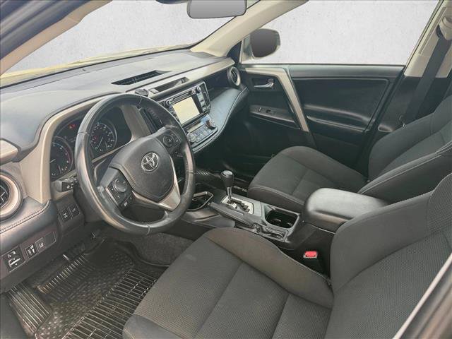Used 2018 Toyota RAV4 XLE AWD/4WD image 3