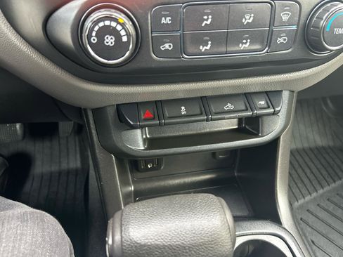 Used 2020 Chevrolet Colorado W/T w/ WT Convenience Package image 17