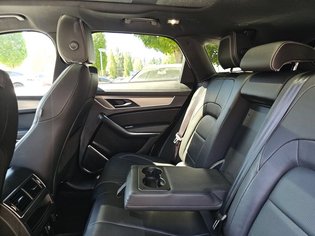 Used 2025 Jaguar F-PACE R-Dynamic S AWD/4WD image 21