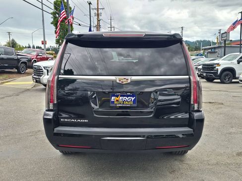 Used 2018 Cadillac Escalade ESV Platinum AWD/4WD image 6
