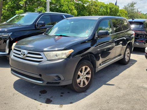 Used 2013 Toyota Highlander FWD image 3