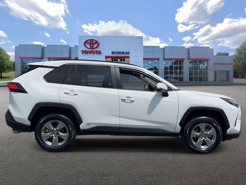 Certified 2025 Toyota RAV4 XLE AWD/4WD image 5