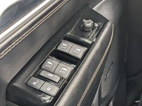 Used 2022 Jeep Wagoneer Series II w/ Premium Group I image 32