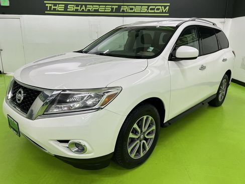Used 2016 Nissan Pathfinder SV FWD image 5