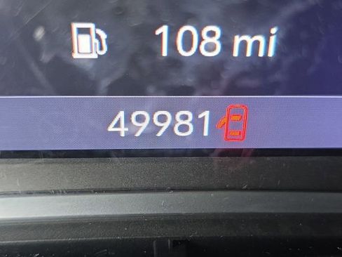 Used 2021 Chevrolet Traverse RS image 12