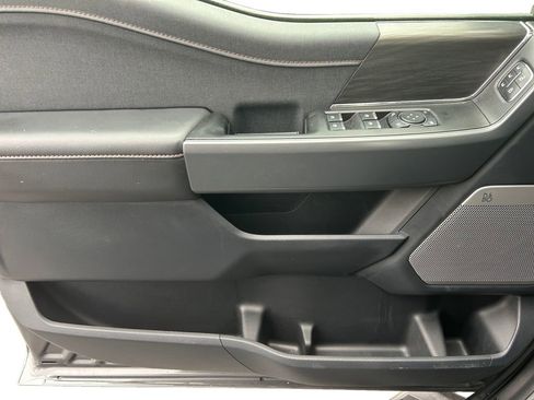 Used 2025 Ford F150 Lariat AWD/4WD image 17