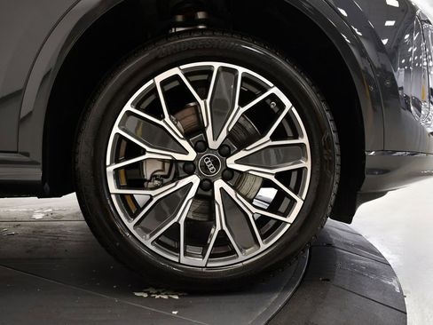 Used 2025 Audi Q5 Premium Plus w/ Premium Plus image 16