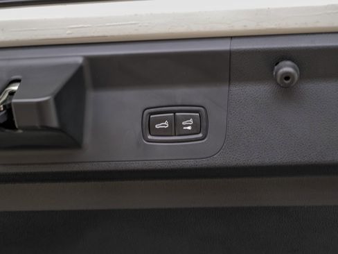 Used 2019 Porsche Panamera 4 image 51